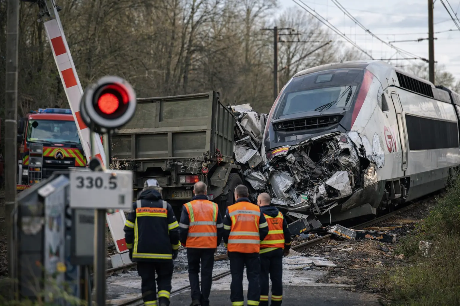 Accident ferroviaire : le TGV percute un poids lourd, le conducteur meurt