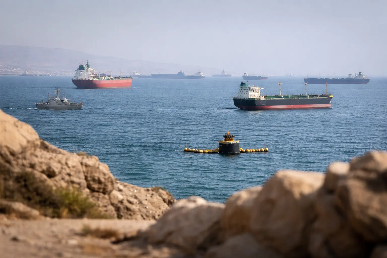 Détroit d’Ormuz : l’Iran impose un droit de passage, le trafic reste suspendu