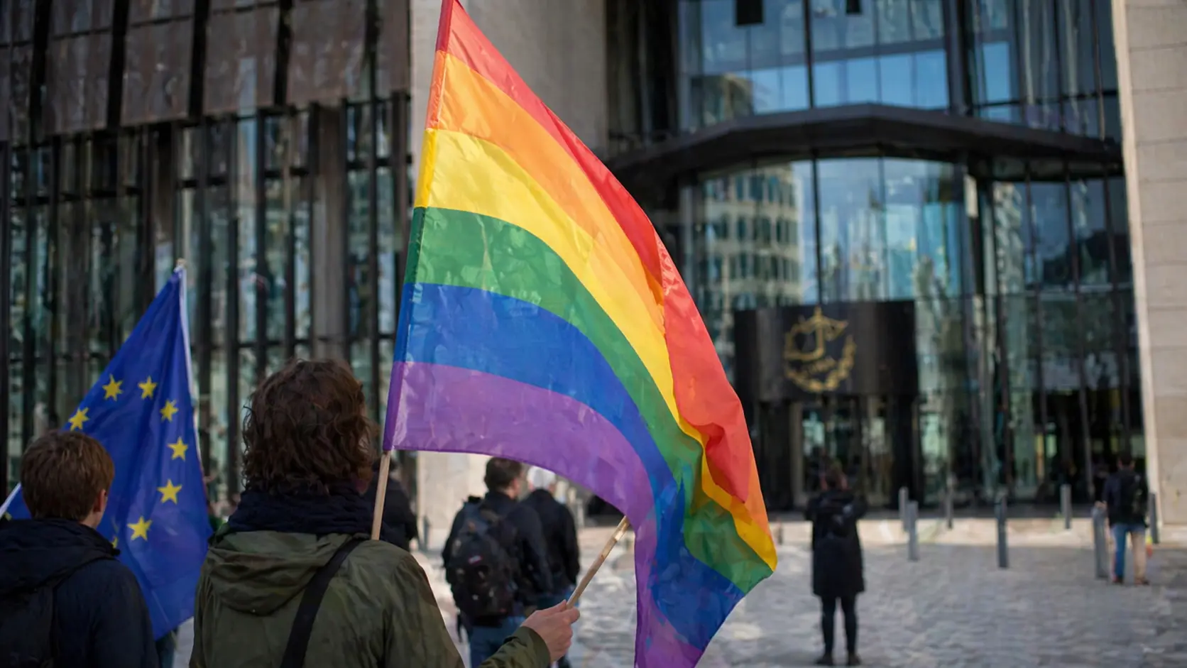 Hongrie : la CJUE condamne la loi de 2021 sur les contenus LGBT+