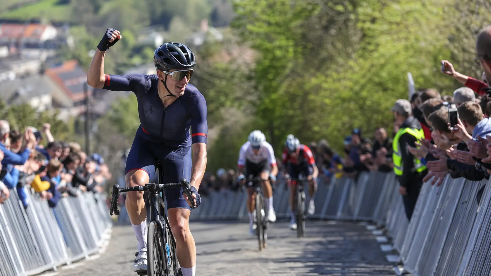 Flèche Wallonne : Paul Seixas remporte le Mur de Huy à 19 ans