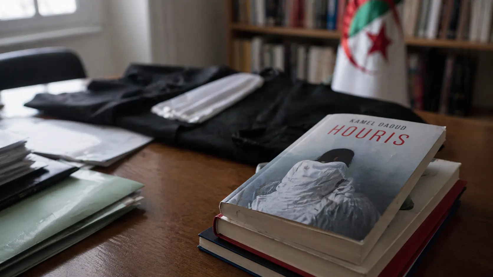 Houris : le tribunal d’Oran condamne Kamel Daoud à trois ans de prison ferme