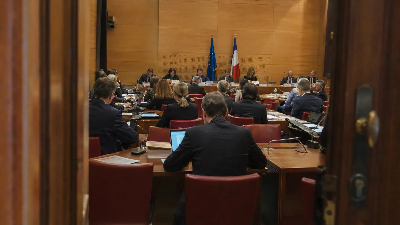 Audiovisuel public : la commission adopte le rapport Alloncle, par 12 voix contre 10